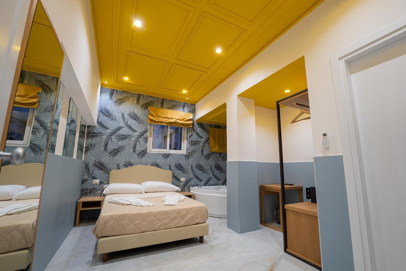 Greros H. Rooms Napoli Centro By Clapa Group Dislocated Hospitality Exteriér fotografie